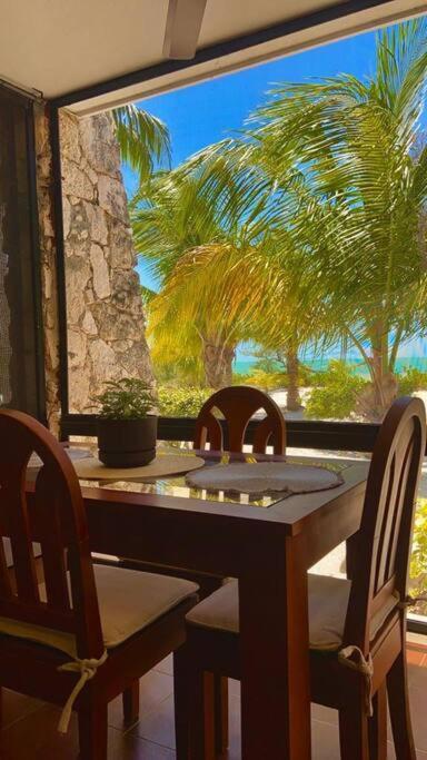 Beachfront Apartment With Swimming Pool. One Bedroom Celestun Exterior foto