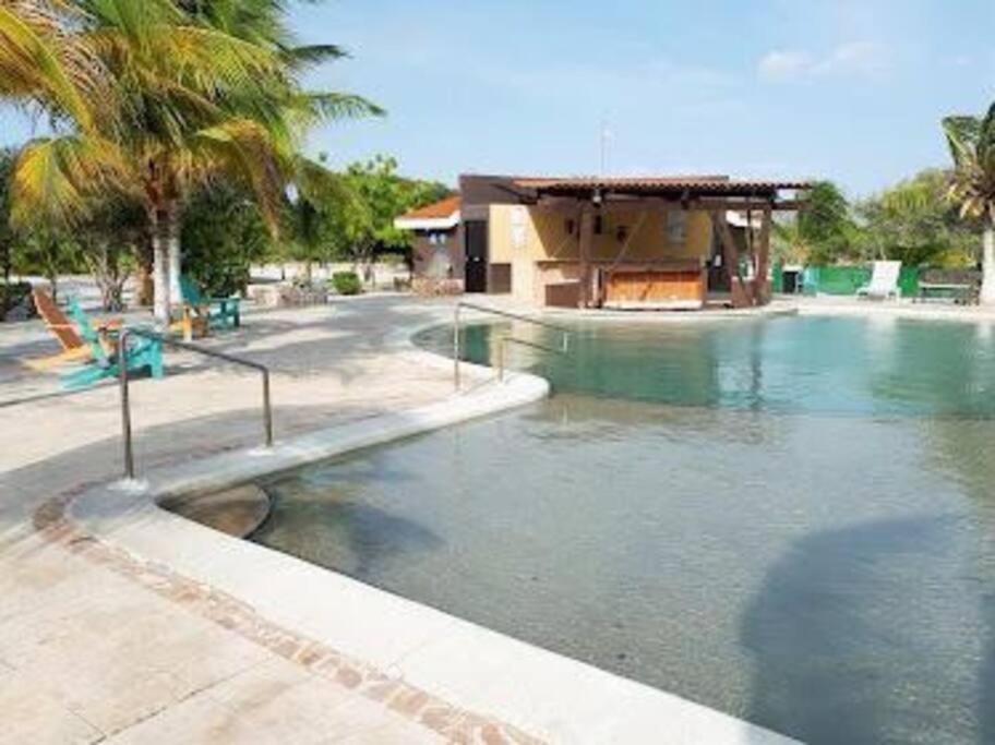 Beachfront Apartment With Swimming Pool. One Bedroom Celestun Exterior foto
